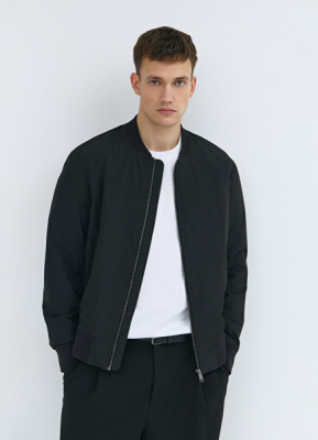 Утеплённый бомбер, Черный