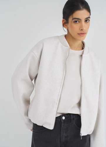 Бомбер, Бежевый