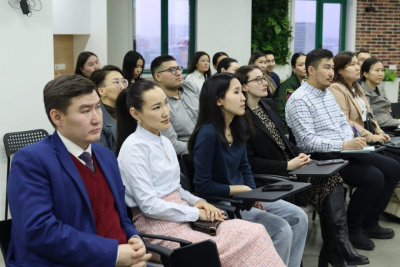 Молодежи Якутии рассказали о карьерных возможностях на государственной службе / ЯСИА   