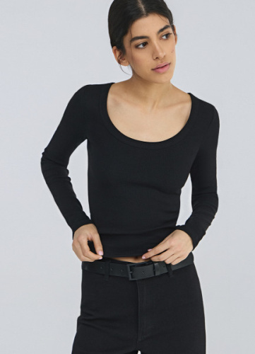 Приталенный лонгслив в рубчик, Черный