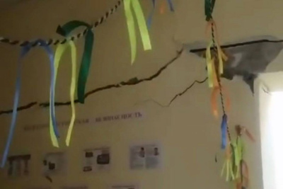 Видео: в Якутии на глазах у охранника треснула стена детского сада / Саина Титова   Республика Саха (Якутия)