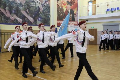 В смотре песни и строя среди 5-8 классов на первом месте 12-ая школа /    