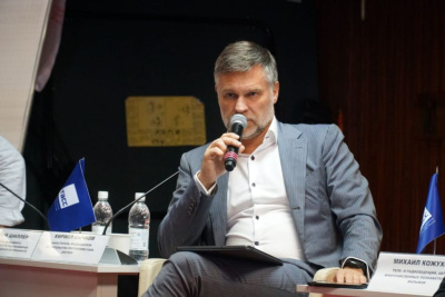 Бычков высказался о важности увязки Севморпути, рек и Ленского моста в единый транспортный комплекс / Григорий Фоменко  Ленский Республика Саха (Якутия)