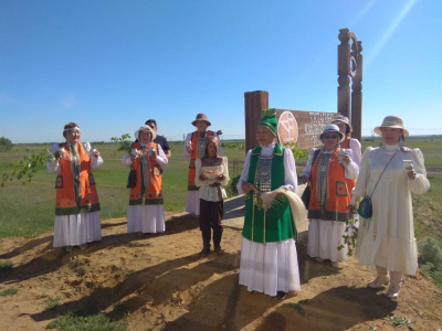 Жители Тулагино-Кильдямского наслега приняли участие в презентации маршрута «Энсиэли-тур» / ЯСИА   