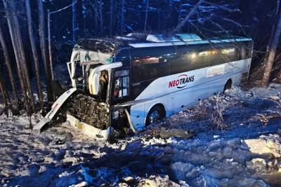 Автобус столкнулся с большегрузом в Нерюнгринском районе / ЯСИА   