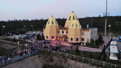 Первый пассажирский поезд до Нижнего Бестяха совершил промежуточную остановку / Санаайа Иванова   