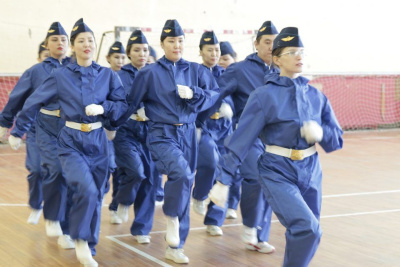 Федерация профсоюзов Якутии организовала смотр строевой подготовки среди работающей молодежи / ЯСИА   Республика Саха (Якутия)