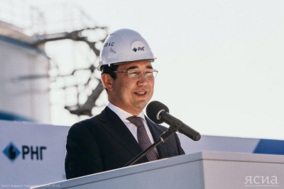 «Нефть и газ – залог тепла и света в наших домах». Айсен Николаев поздравляет с Днем нефтяника / ЯСИА   