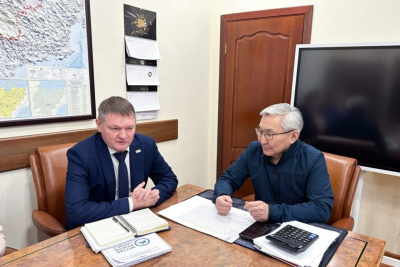 Курсант программы «Якутия – Земля героев» Ришат Аюпов проходит стажировку в Мирнинском районе / ЯСИА   