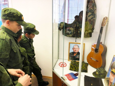 Кадеты почтили память Героя России Геннадия Трошева / ЯСИА   Мирнинский