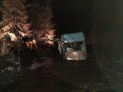 Смертельное ДТП. В Оймяконском  районе перевернулся грузовик / ЯСИА  Оймяконский Республика Саха (Якутия)