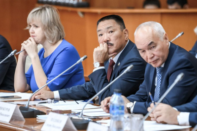 Алексей Иннокентьев: За последний год Вилюйская группа районов вступила в новый этап развития / Иван Евсеев  Вилюйский 