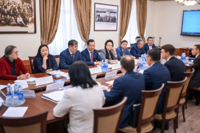 Айсен Николаев: Научно-образовательный центр в Якутске должен выйти на мировой уровень / Дьулустаан Сергеев Якутск Якутск Республика Саха (Якутия)