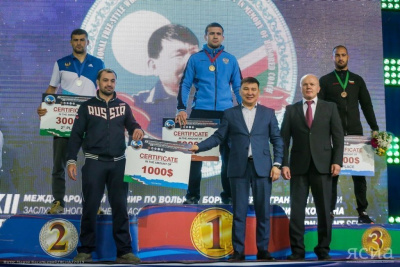 К двум «бронзовым» — первая «золотая». Игорь Овсянников победил среди тяжей турнира Коркина / Дьулустаан Сергеев   