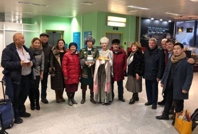 В Якутск прилетели участники международного фестиваля поэзии «Благодать большого снега» / Вероника Аммосова   Республика Саха (Якутия)