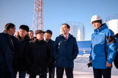 Айсен Николаев проинспектировал социальные и производственные объекты Момского улуса / ЯСИА  Момский Республика Саха (Якутия)