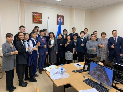 Учащимся центра «Юные якутяне» рассказали о реализации проекта «Народный правотворец» / ЯСИА   Республика Саха (Якутия)