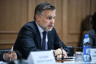 «Это нужно людям». Кирилл Бычков напомнил муниципалам о важности участия в федеральных программах / Дьулустаан Сергеев   