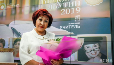 «Гордость Якутии». В «Сахамедиа» наградили победительницу в номинации «Учитель» Татьяну Сергееву / Ольга Старостина  Алданский Республика Саха (Якутия)