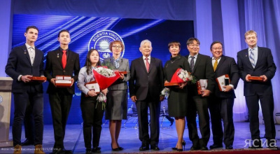 Знанием победишь! Экс-президент Якутии Михаил Николаев наградил лауреатов именной стипендии / Ольга Старостина   Республика Саха (Якутия)