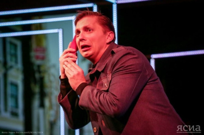 Онемевшие от смеха щеки и атмосфера 70-х. О новом спектакле «Слишком женатый таксист» / Иван Евсеев   Город Москва