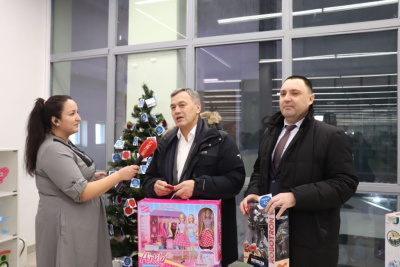 В Якутии стартовала благотворительная акция «Ёлка Добра» для детей, лишённых родительского внимания / ЯСИА   Республика Саха (Якутия)