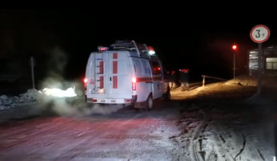 Один человек смог выбраться из провалившейся под лед машины на переправе Хатассы-Павловск / Ольга Старостина   