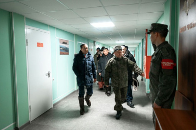 Айсен Николаев посетил новый военный городок в Тикси / ЯСИА   