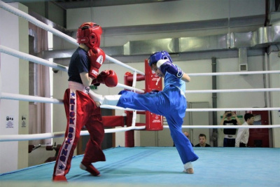 Около ста юных кикбоксеров вышли на ринг первого турнира памяти Иннокентия Макарова / Дьулустаан Сергеев   