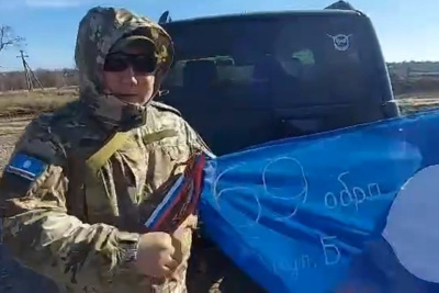 Военнослужащий поблагодарил главу Якутии за оперативно доставленный в зону СВО автомобиль УАЗ / ЯСИА   