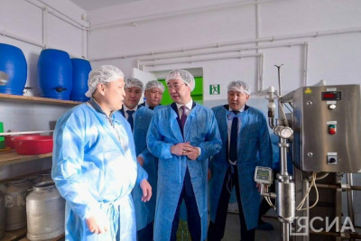 Айсен Николаев в Амгинском районе посетил пищекомплекс кооператива «Амма» / ЯСИА   