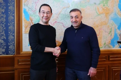 Владимир Модосян будет тренировать якутских борцов Льва Павлова и Константина Капрынова / ЯСИА   