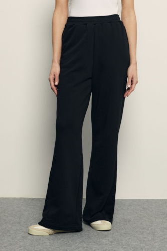 Спортивные брюки широкого кроя