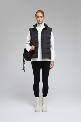 Утепленный стеганый жилет