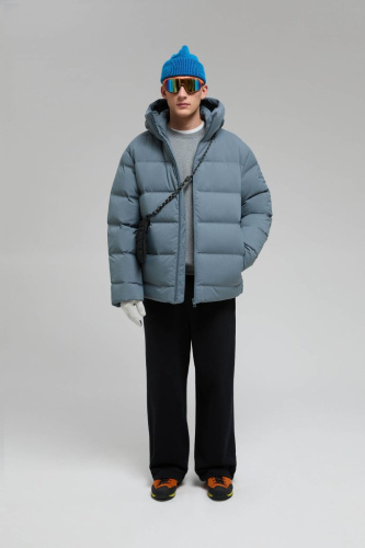 Пуховик с воротником-стойкой и капюшоном