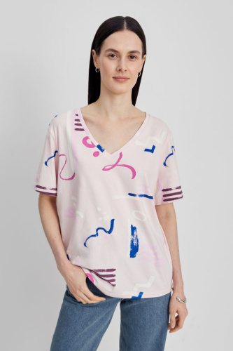 Футболка с абстрактным принтом