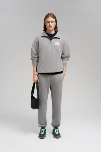 Трикотажные джоггеры из футера