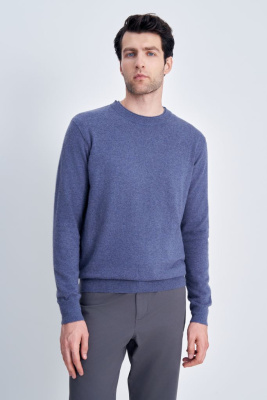 Джемпер прямого силуэта с округлым вырезом