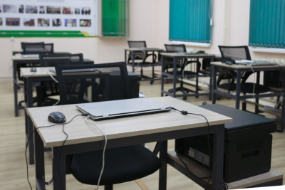 В Якутии осуждённые изготовили мебель для студенческого общежития и компьютерного класса / ЯСИА   