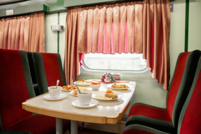 «Железные дороги Якутии» вводят услугу предоплаченного питания / ЯСИА   