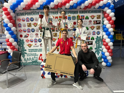 Шесть юных спортсменов стали победителями и призерами «Катаны Кузбасса-2024» /    
