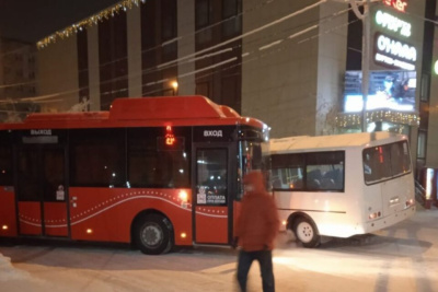 В Якутске произошло ДТП с участием двух автобусов / ЯСИА   