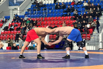 Около 350 спортсменов участвуют в турнире Гран-при МинГООБЖН Якутии / Айаал Аргунов   