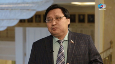 Александр Акимов: Якутия — образец взаимообогащения культур, сохранения родных языков / ЯСИА   Республика Саха (Якутия)