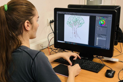 Школьники Томпонского района Якутии обучаются цифровому рисованию / ЯСИА   