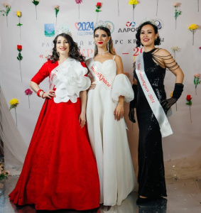 «Этнокраса-2024»: яркий весенний подарок всем зрителям /  Мирный Мирнинский Республика Саха (Якутия)