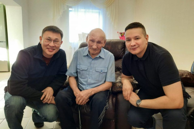 100 лет исполнилось ветерану войны, якутянину Науму Слепцову / ЯСИА   