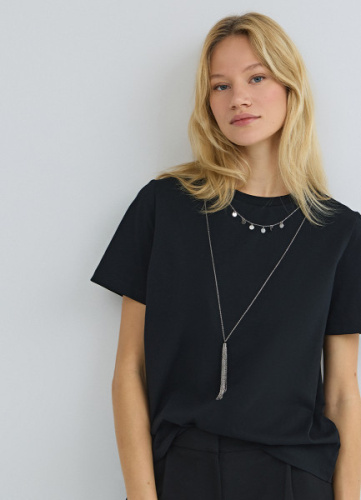 Футболка с ожерельем, Черный