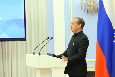 Медведев: Программа «Единой России» должна включать и идеологию, и решение насущных проблем / ЯСИА   