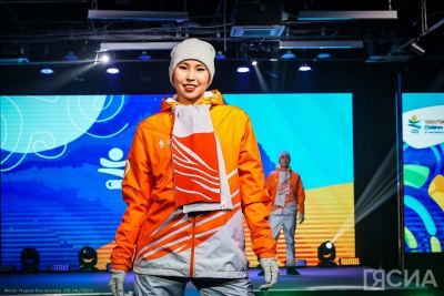 Очертания крыла стерха нанесли на экипировку участников эстафеты огня VIII игр «Дети Азии» / Айаал Аргунов Якутск Якутск Республика Саха (Якутия)